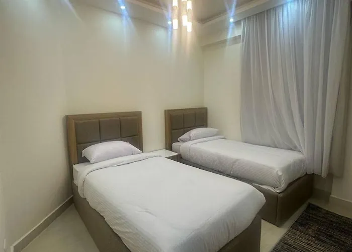 2 Bedroom Apartment, Hills