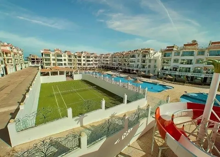 2 Bedroom Apartment, Hills